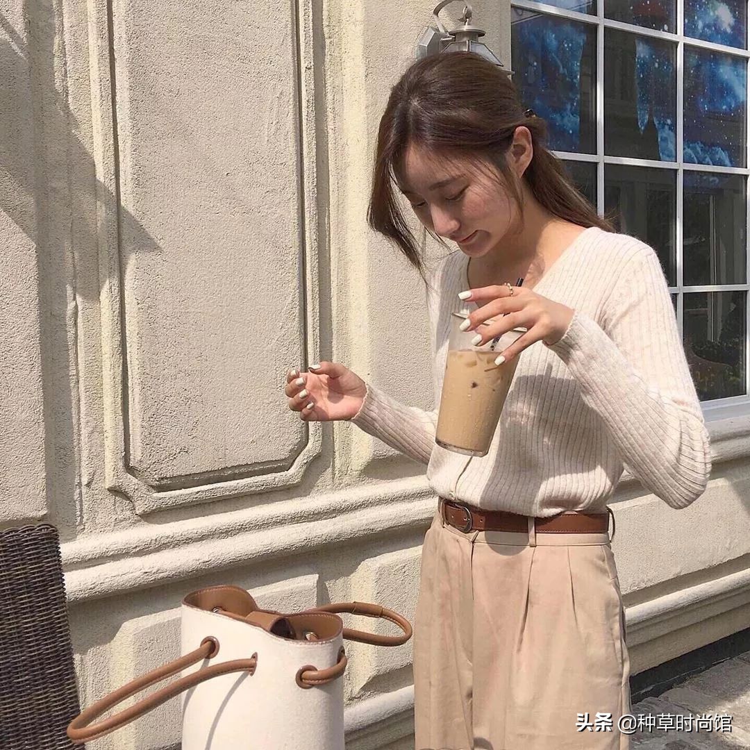 “奶奶风”针织衫正流行,怎么搭都好看