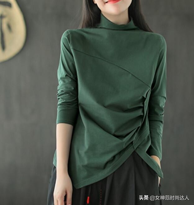 时尚的针织衫,洋气有女人味,优雅气质还显瘦,妥妥的显瘦藏肉哟