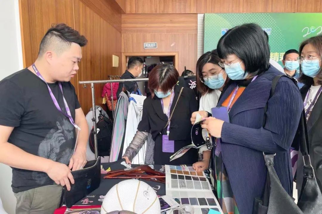 纺织头条 | 小辅料演绎大精彩!2021中国服装辅料大会·石狮论坛在石狮召开