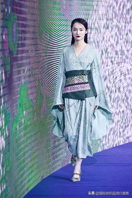 拥抱智尚新时代“2021中国纺织创新年会·设计峰会”深圳大浪举行