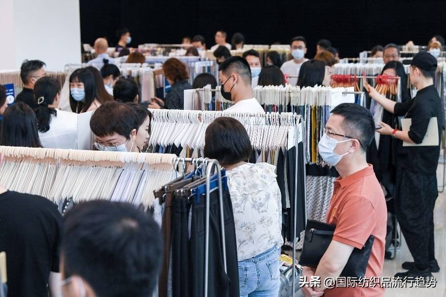 拥抱智尚新时代“2021中国纺织创新年会·设计峰会”深圳大浪举行