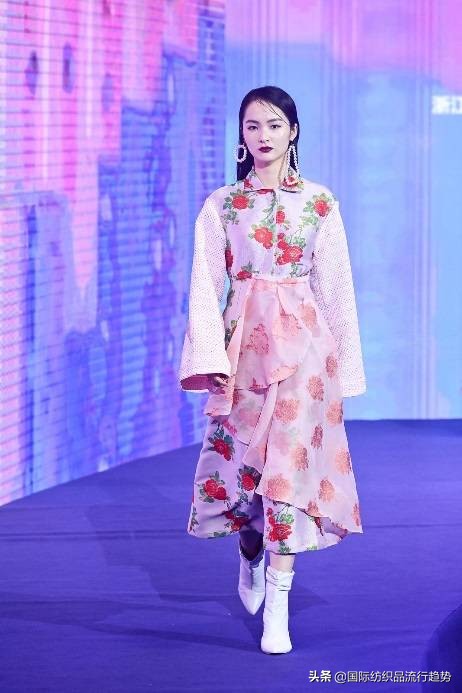 拥抱智尚新时代“2021中国纺织创新年会·设计峰会”深圳大浪举行