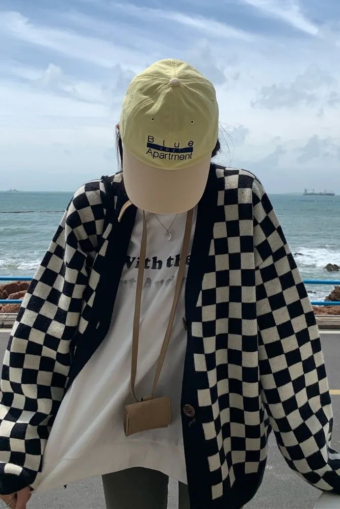 针织衫+短裙,衬衫+直筒裤,假期出游这么穿太美了
