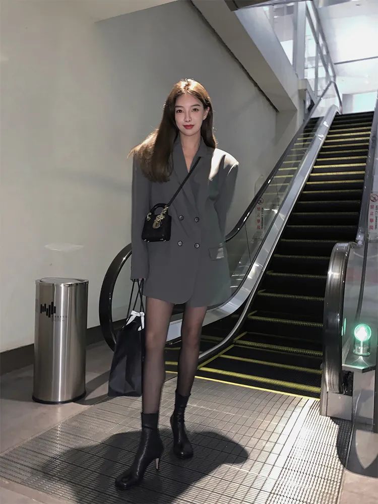 针织衫+短裙,衬衫+直筒裤,假期出游这么穿太美了