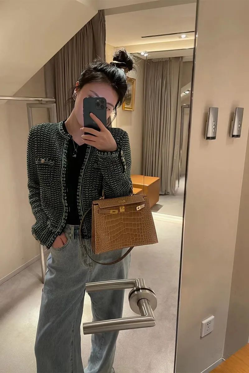 针织衫+短裙,衬衫+直筒裤,假期出游这么穿太美了