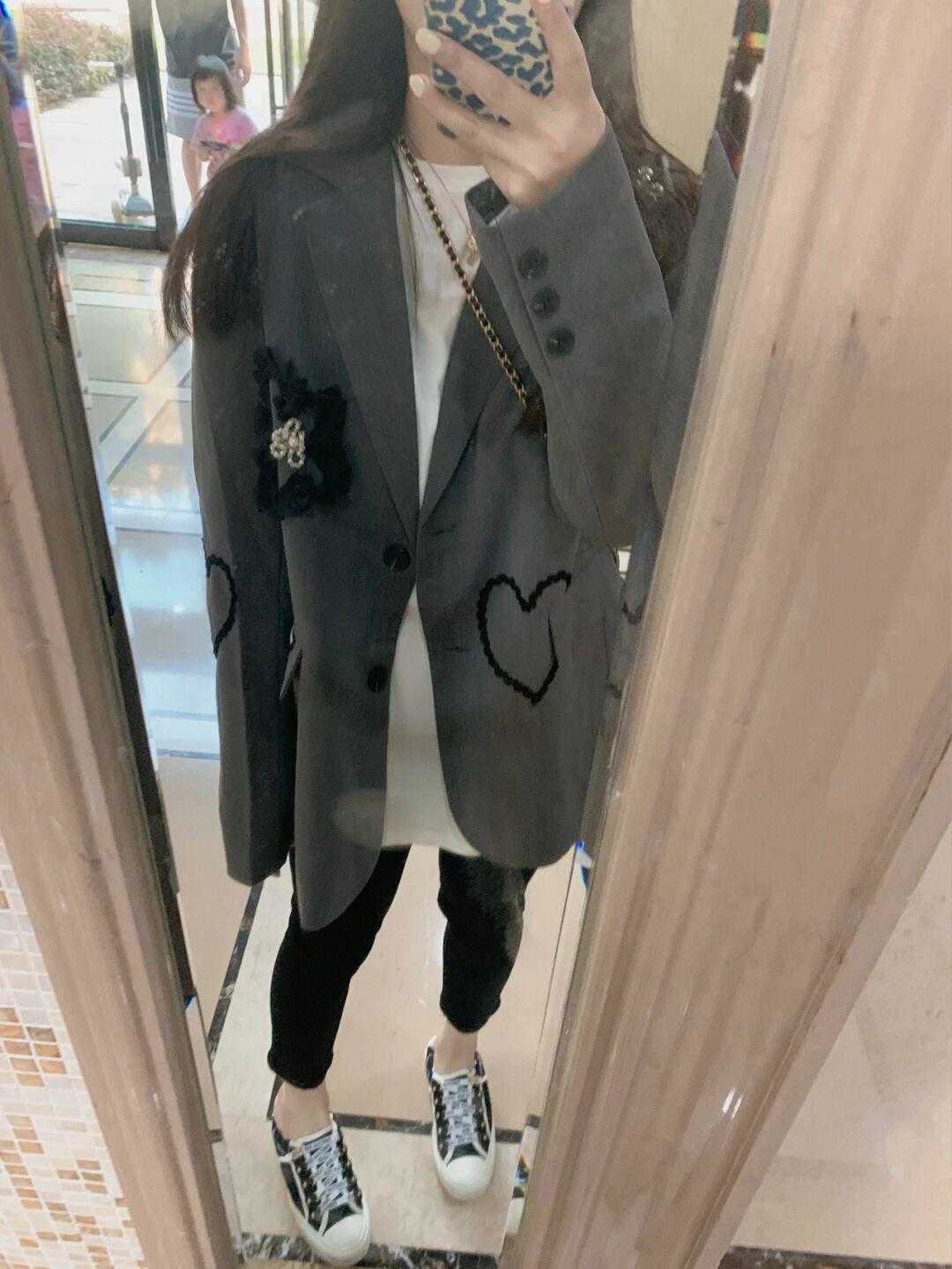 秋天穿搭温度与风度并存,毛衣开衫搭配九分裤保暖舒适,漂亮大气