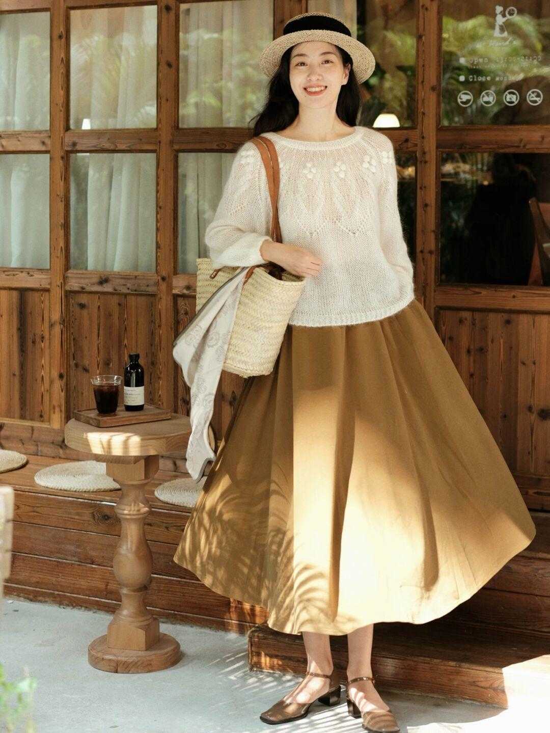 秋季,怎么穿针织毛衣?搭配半身裙或牛仔裤,拒绝土气的穿搭方法