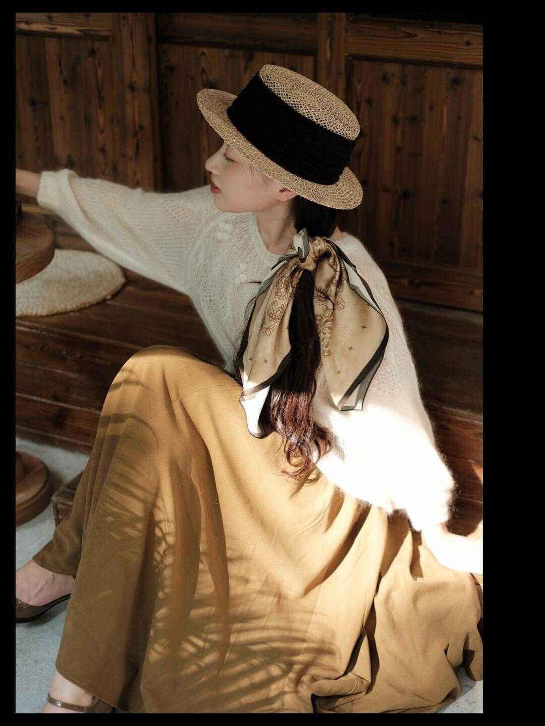 秋季,怎么穿针织毛衣?搭配半身裙或牛仔裤,拒绝土气的穿搭方法